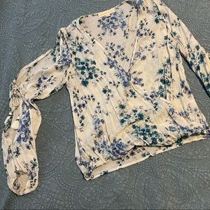 2 for 20! ✨ Floral print blouse